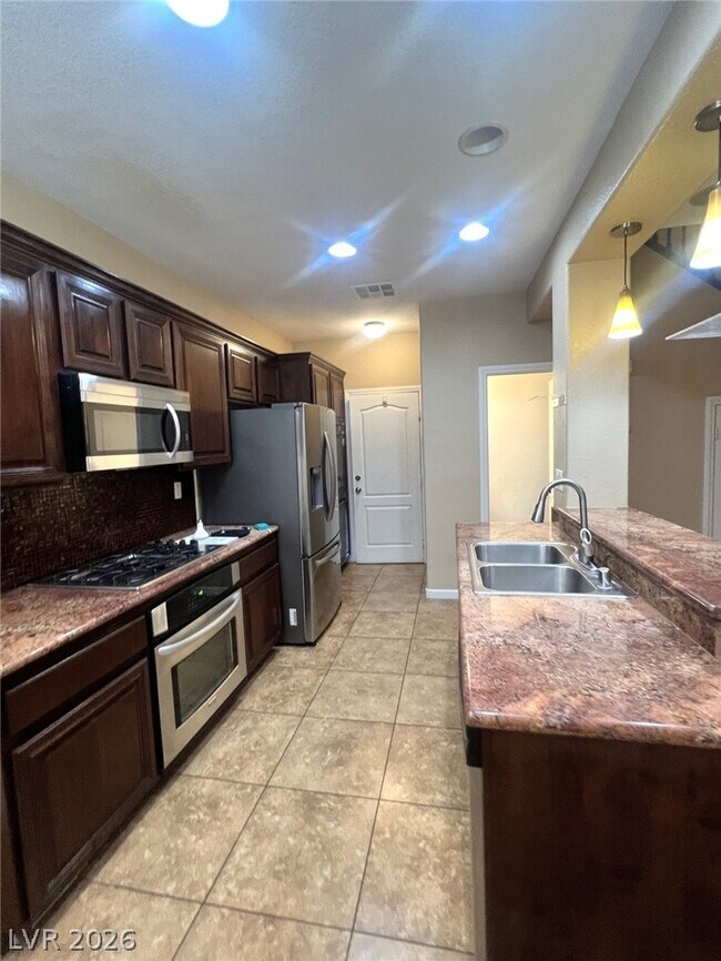 Building Photo - 9525 Van Halen Ln