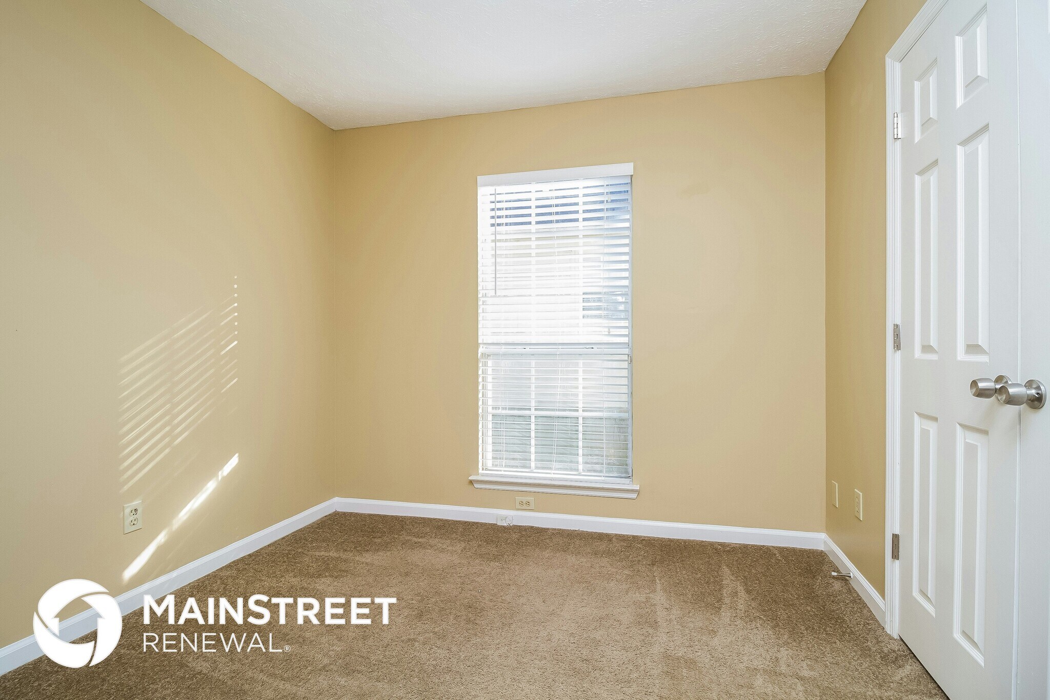 Building Photo - 2723 Riverbend Dr