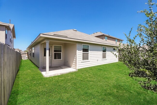 Building Photo - 4 Bedrooms- 11 miles from Lackland AFB