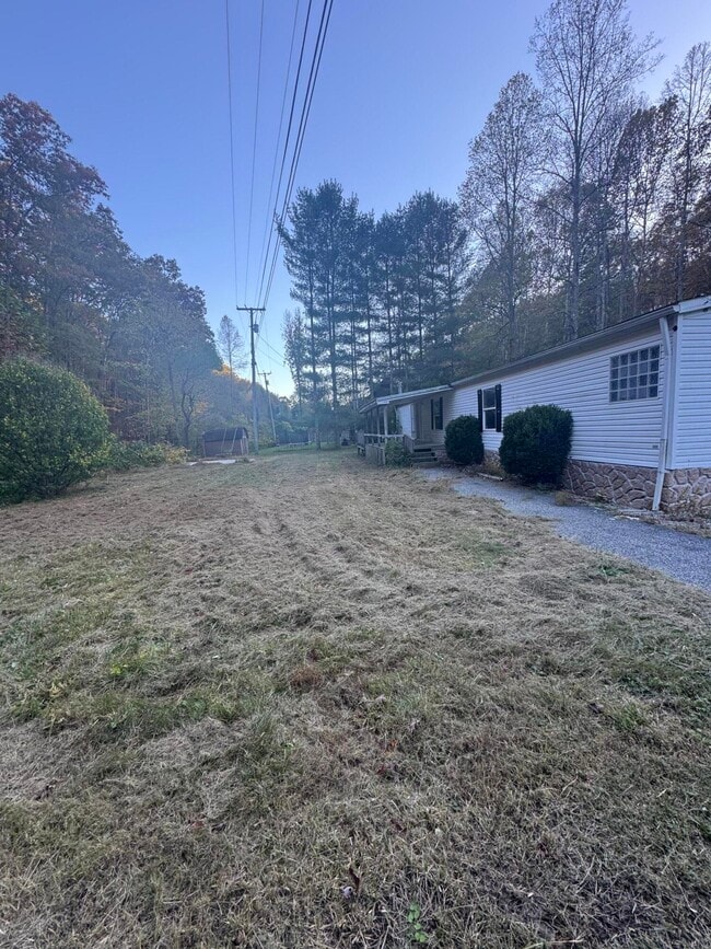 Building Photo - 1020 Little Perry Rd