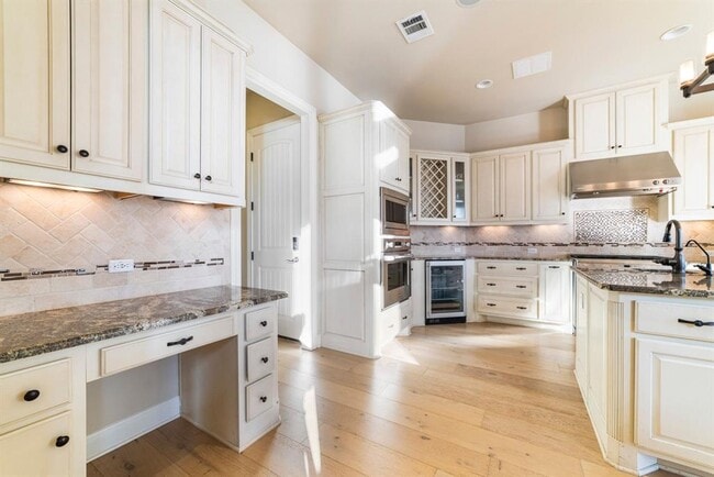 Building Photo - 1701 Morning Moon Cir