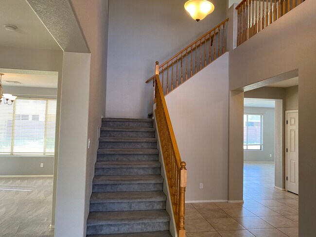 Building Photo - 18686 E Mockingbird Dr