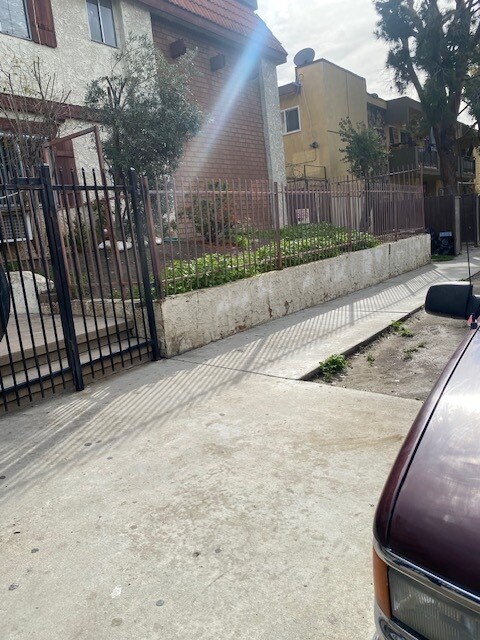Building Photo - 8800 Cedros Ave