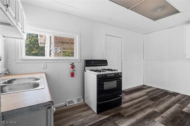 Building Photo - 2387 29th St SW
