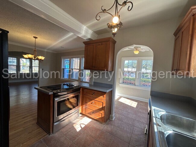 Building Photo - For Lease | Midtown Tulsa | Available Now!