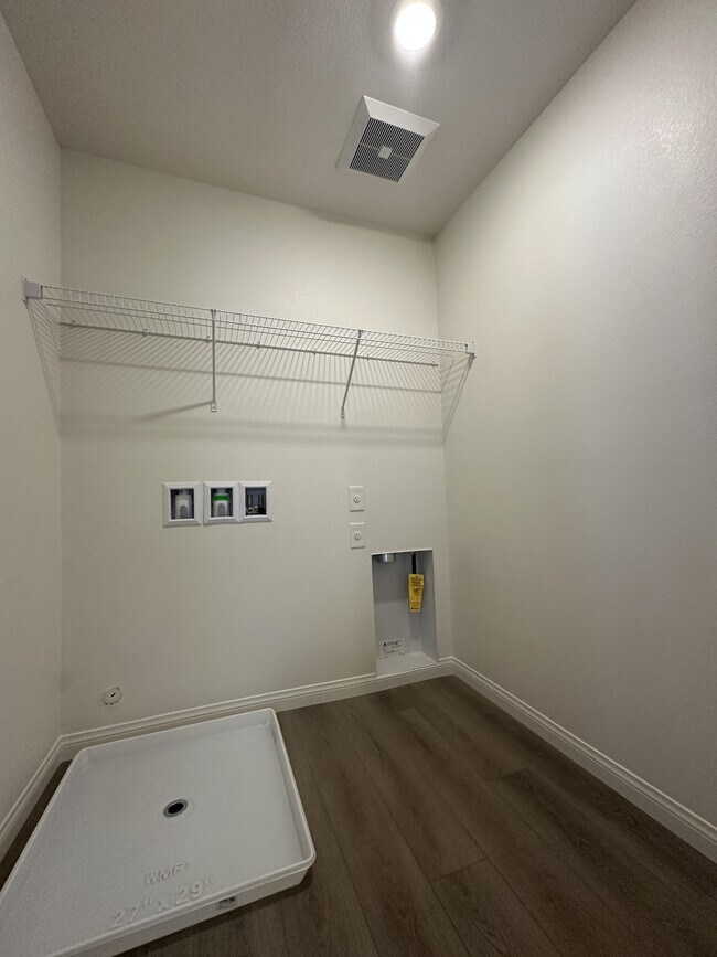 Building Photo - 6574 Tumoulin St