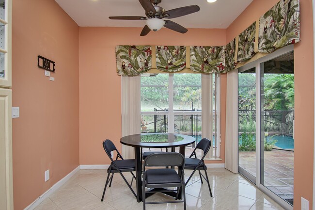 Building Photo - 7811 Villa Nova Dr