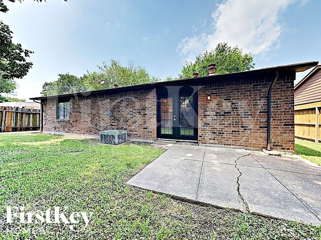 Building Photo - 6914 Pickett Dr