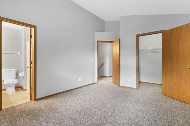 Building Photo - 933 Briaro St