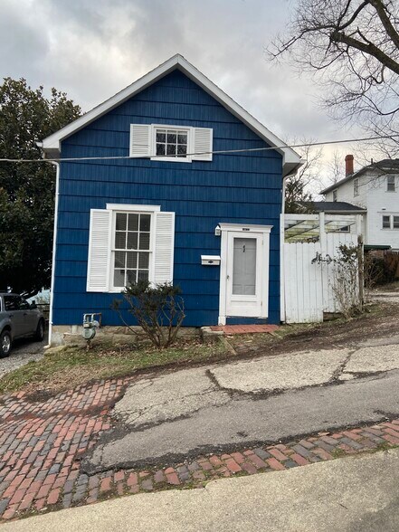 Building Photo - 146 E State St