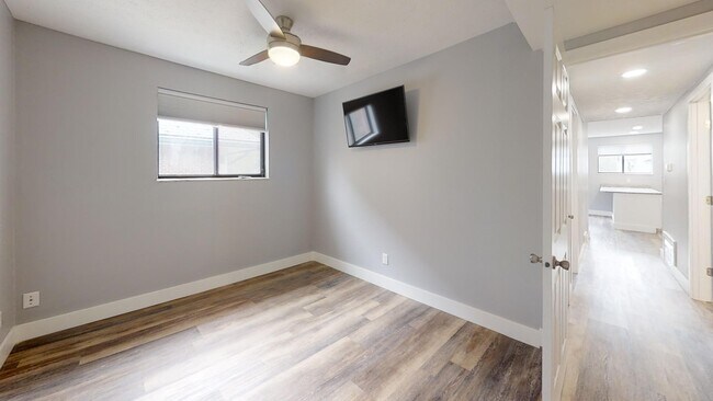 Building Photo - 107 E 16th Ave