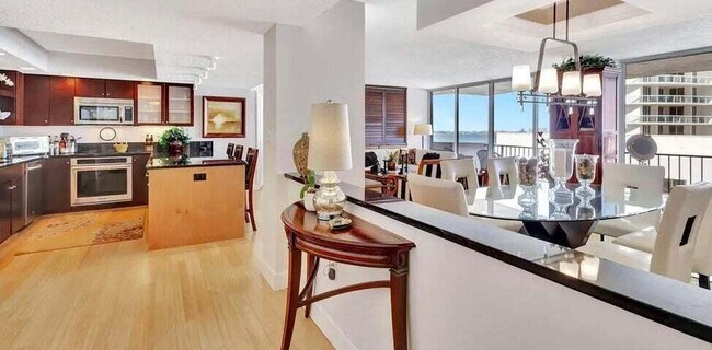 Building Photo - 4200 N Ocean Dr