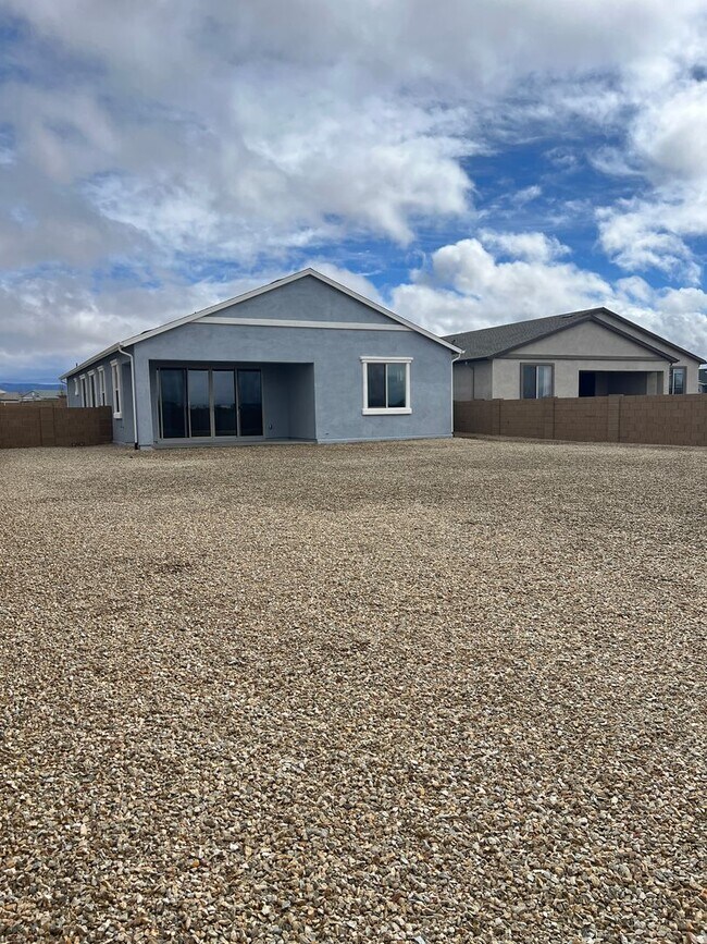 Building Photo - Brand New Home In Pronghorn Ranch!