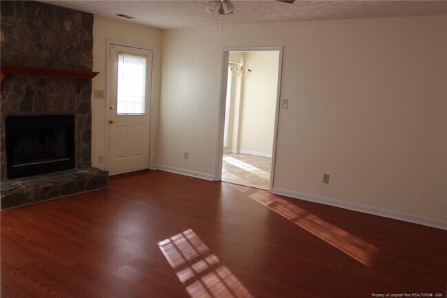 Building Photo - 7805 Gallant Ridge Dr