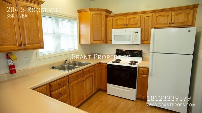 Building Photo - 204 S Roosevelt St