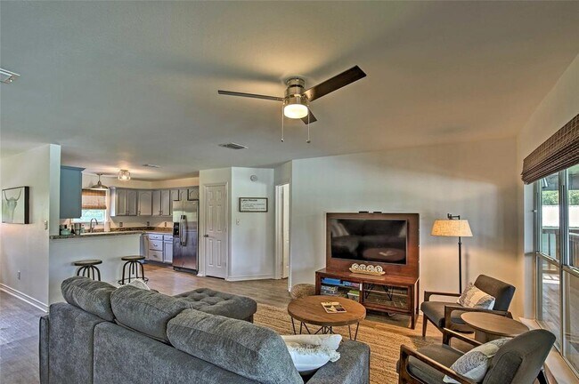 Building Photo - 416 Turtle Ln
