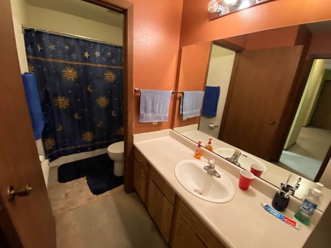 Building Photo - SHI RENTAL