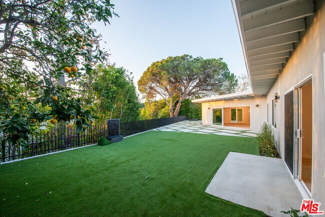 Building Photo - 645 Walther Way