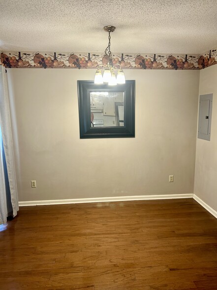 Building Photo - 102 Brandywine Dr NE