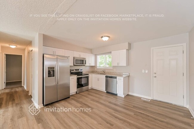 Building Photo - 4630 S Braun Ct