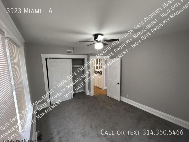 Building Photo - Updated 2-Bedroom Apartment with Garage in...