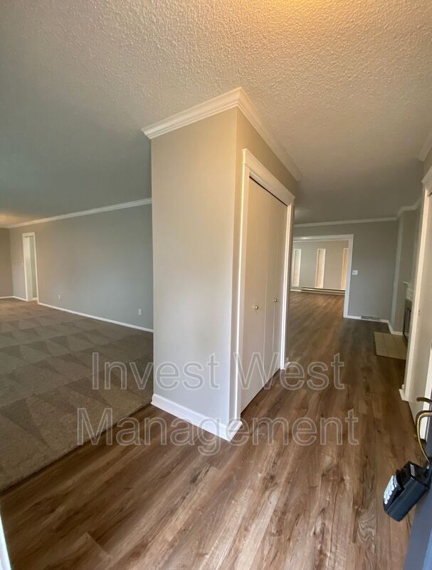 Building Photo - 6224 NW Dogwood Dr