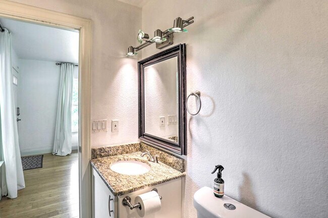 Building Photo - 3600 Govalle Ave