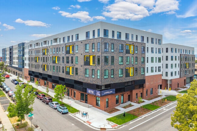 Building Photo - Nita Santa Fe