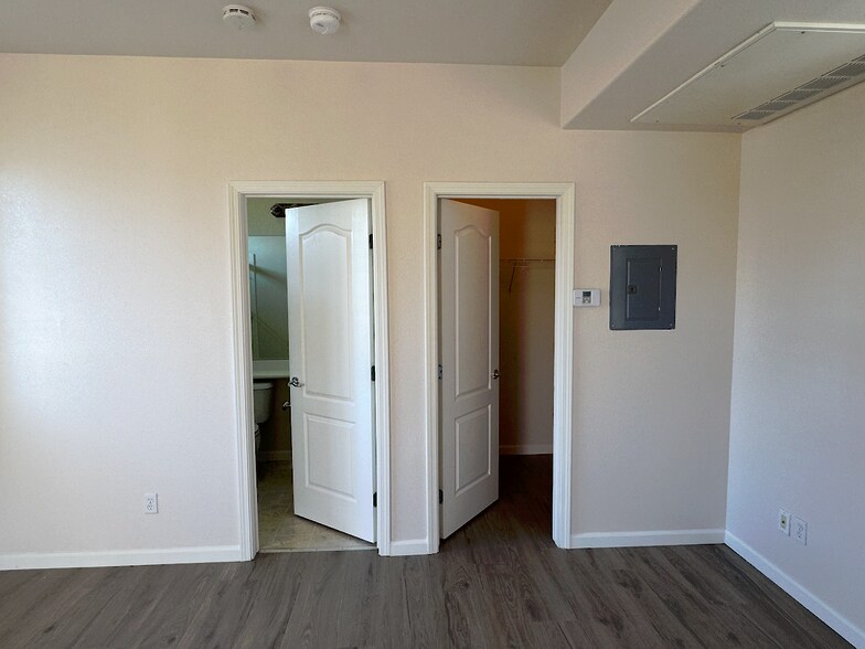Building Photo - 606 Leah Ln
