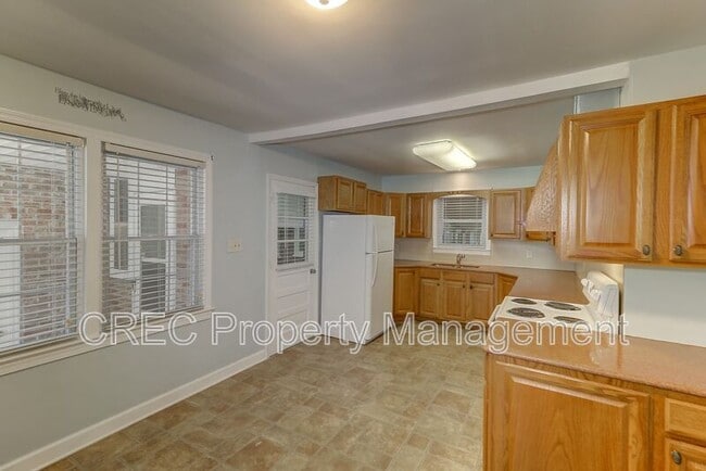 Building Photo - 5639 Flanders Ave