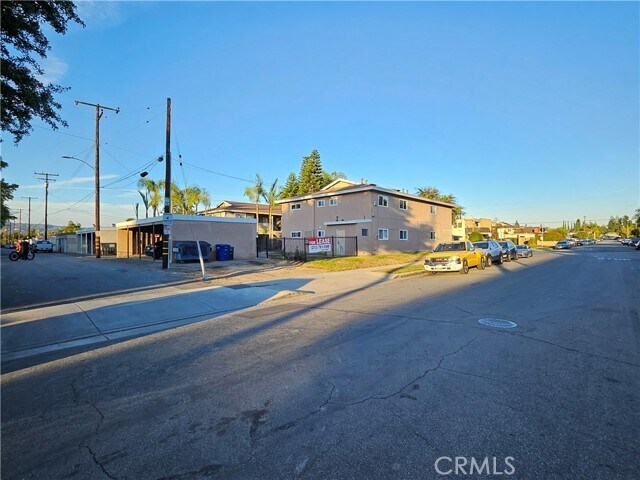 Building Photo - 1381 Burwood St