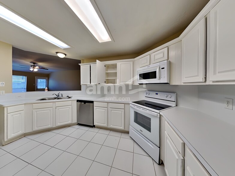 Building Photo - 19711 Indian Cherry Forest Ln