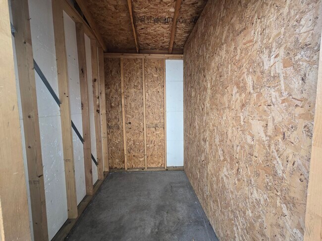 Building Photo - M&J Properties 161