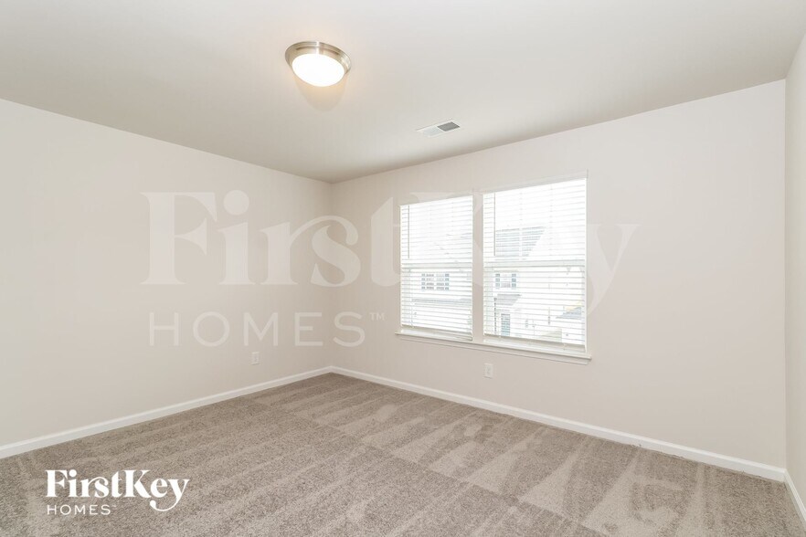 Building Photo - 618 Goldburn Wy