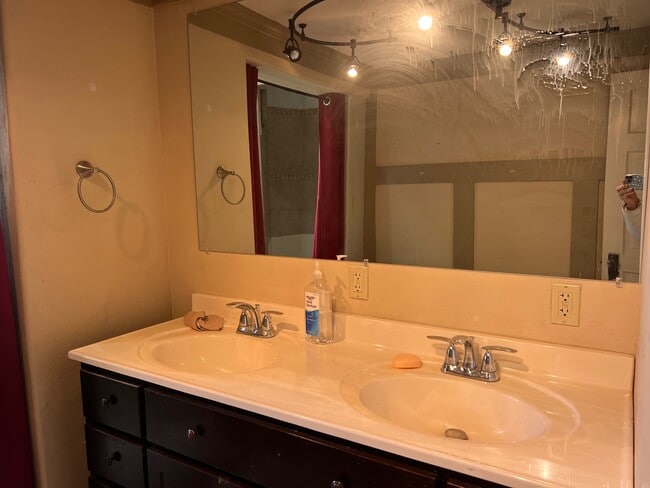 Building Photo - 2221 WI-83