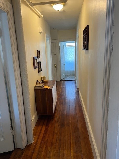 Building Photo - 36 Willow St