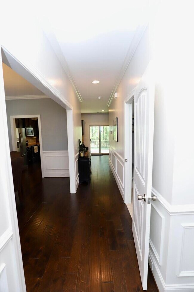 Building Photo - 545 Curlew Cir