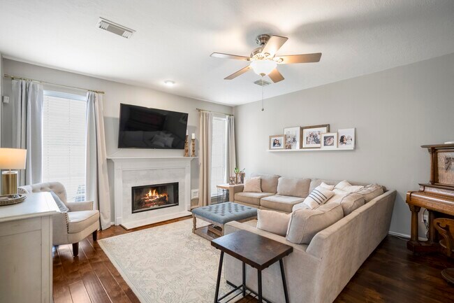 Building Photo - 16315 Hammerwood Ct