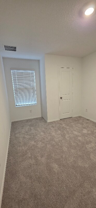 Building Photo - 115 Kings Row Ln