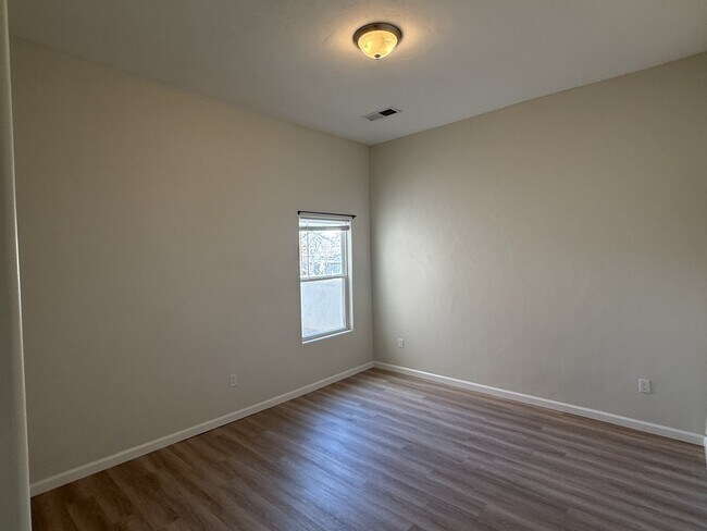 Building Photo - 2937 Washington St NE