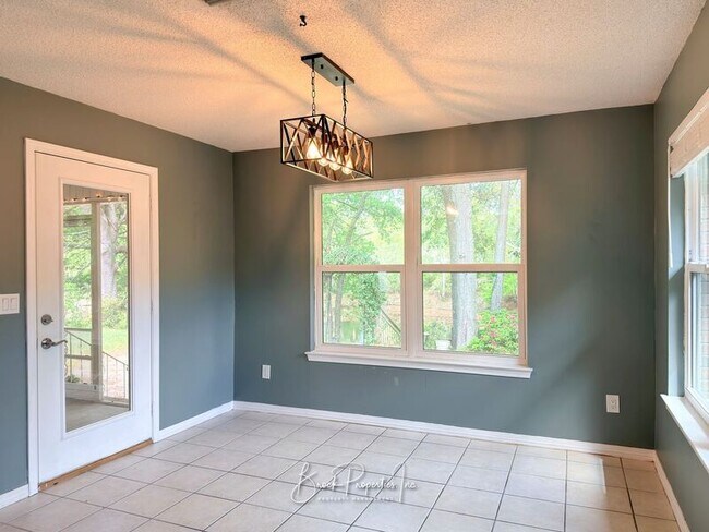 Building Photo - 6337 Summer Lakes Ln