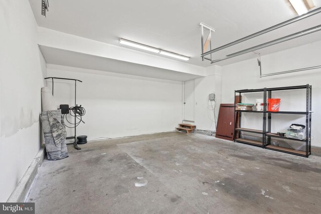 Building Photo - 10 Apple Blossom Ct