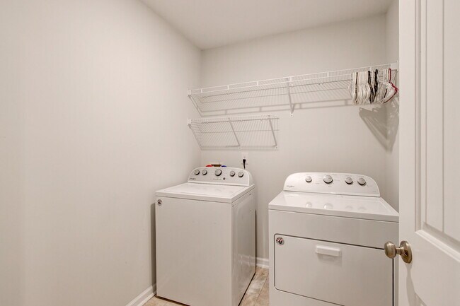 Building Photo - 416 Sandfarm Trail