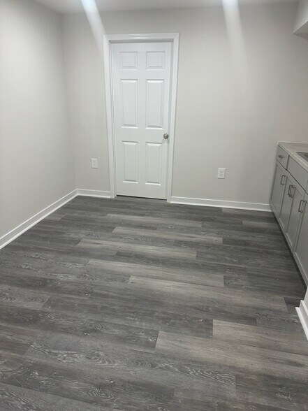 Building Photo - 8905 Blackthorne Pl