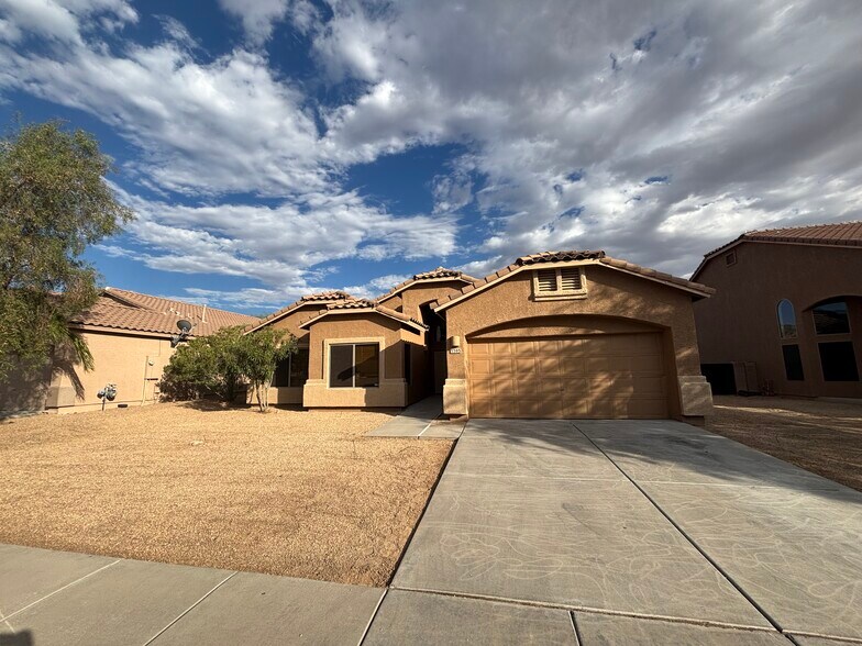 Primary Photo - 5305 W Olivine Dr