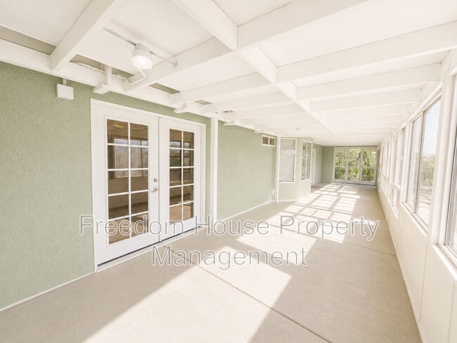 Building Photo - 3066 E Mount Charleston Dr