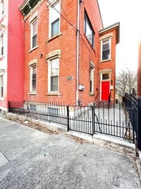 Building Photo - 2259 Loth St