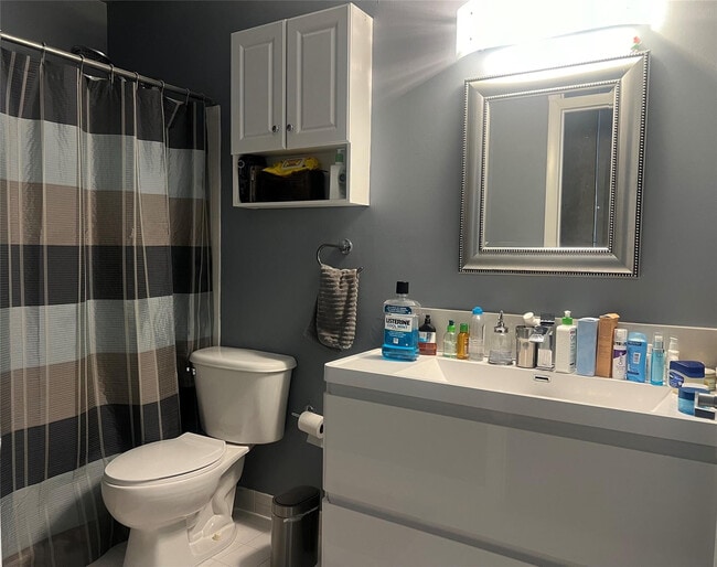 Building Photo - 444 N E St