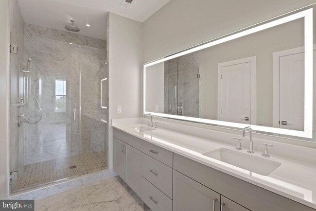 Building Photo - 203 Montgomery St