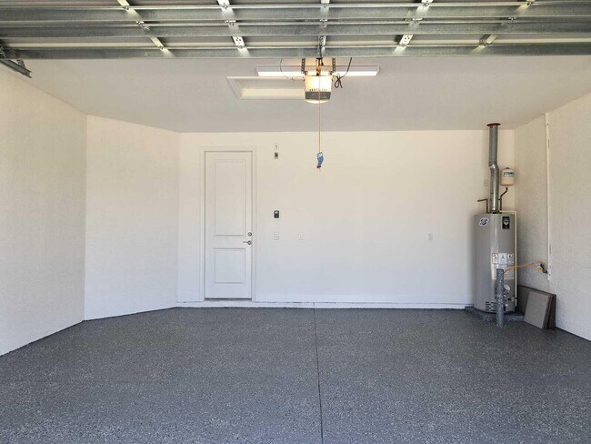Building Photo - 13352 SW River Rock Rd